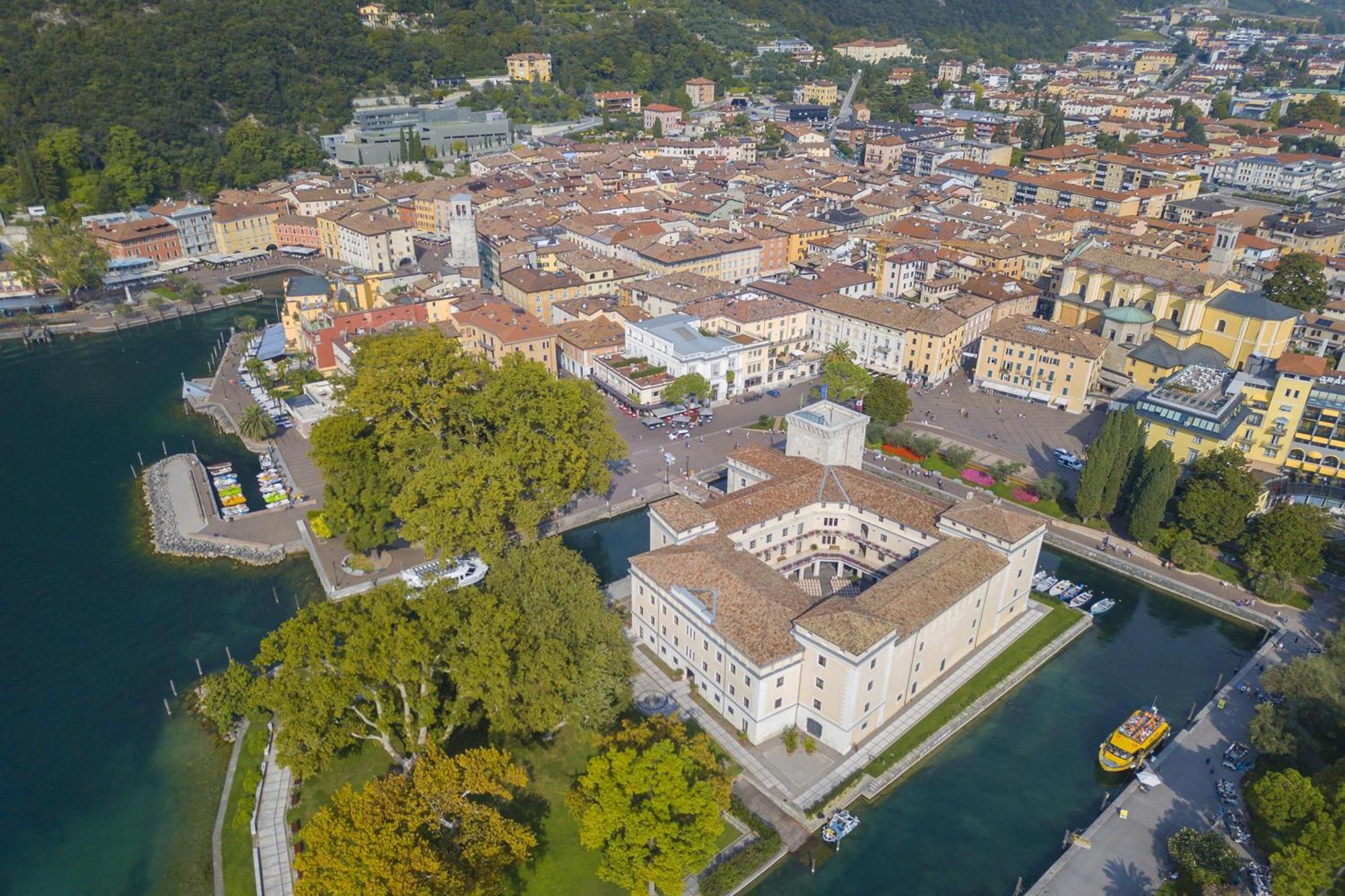 Casa Margherita Few Minutes From Lake - Happy Rentals Riva del Garda Esterno foto
