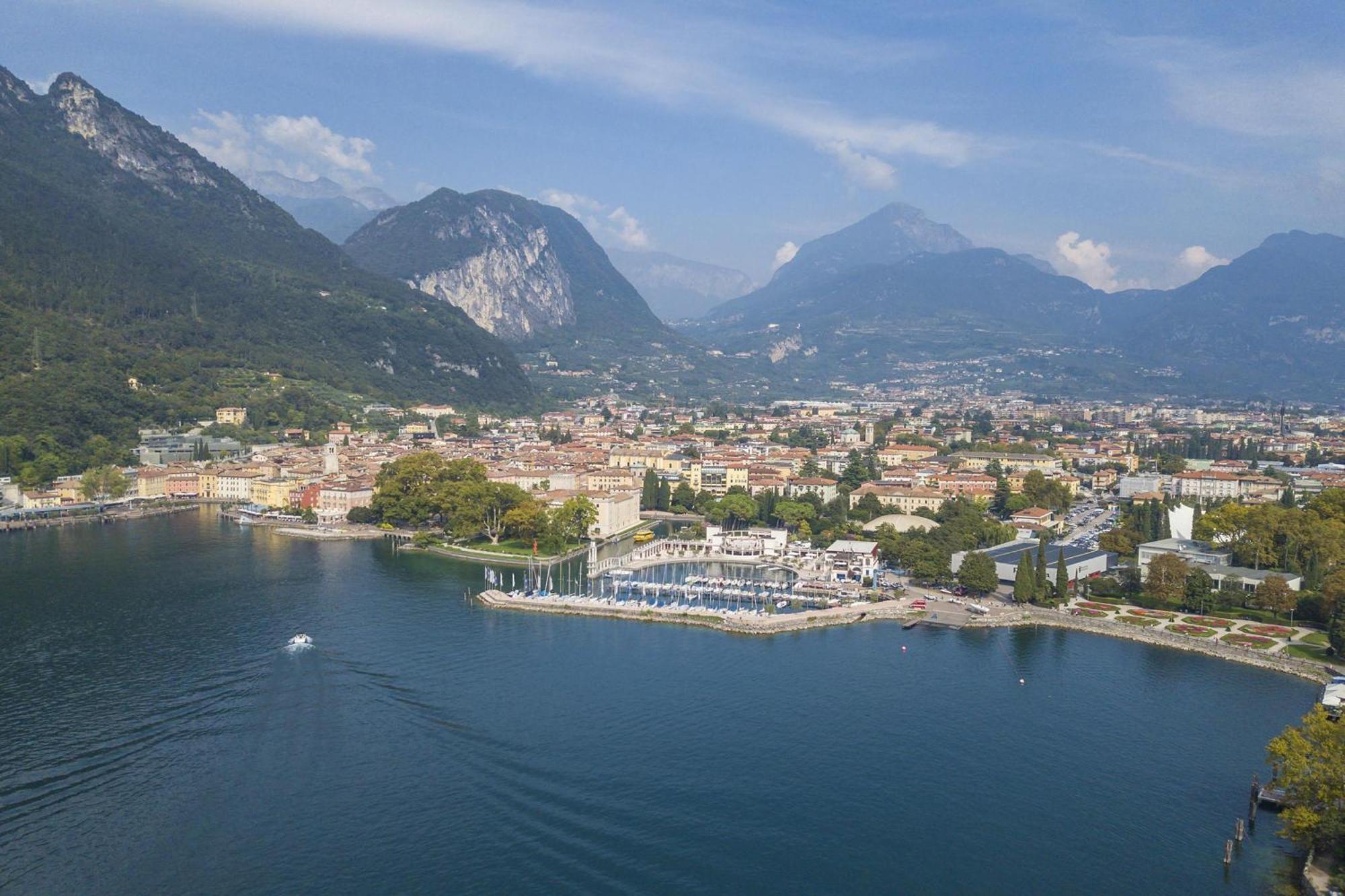 Casa Margherita Few Minutes From Lake - Happy Rentals Riva del Garda Esterno foto